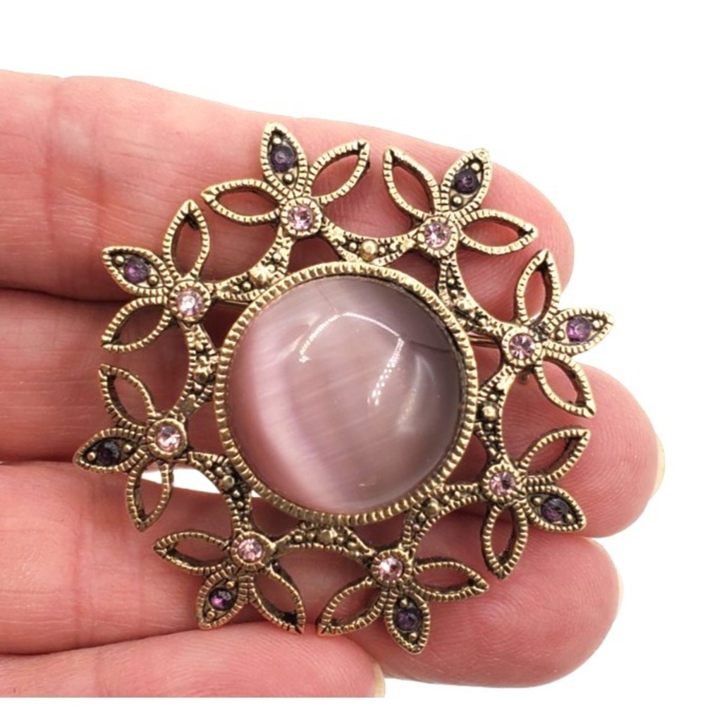 Lavender Cat's Eye Glass Cabochon Floral Wreath Brooch Purple Rhinestone